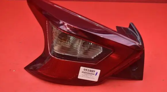 Nissan Micra C+C Rear/tail lights 220-18727