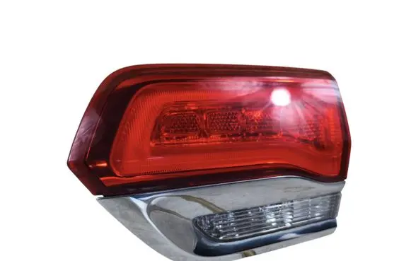 Jeep Grand Cherokee Tailgate rear/tail lights P68110046AD 68110046AD
