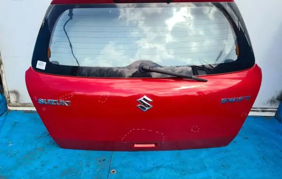 Suzuki Swift I Tailgate/trunk/boot lid ZDF
