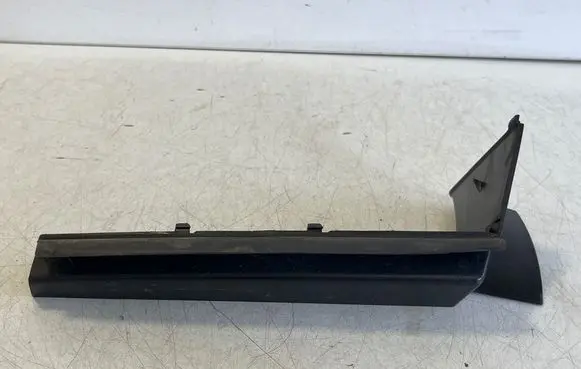 Cupra Born Rear/tail light trim molding 10E945253B