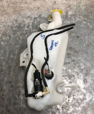 Windshield washer fluid reservoir/tank