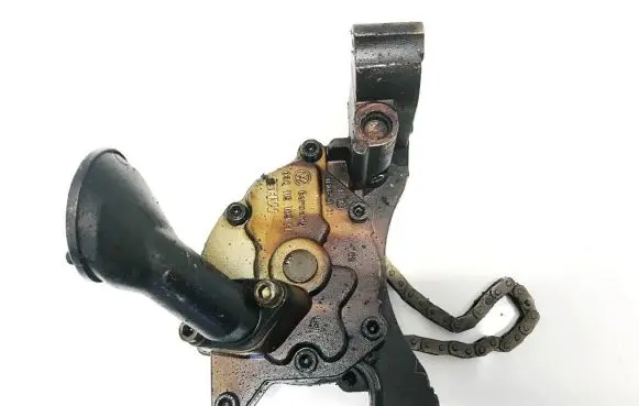 Toyota Avensis T250 Oil pump 03C115105H