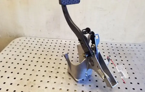 BMW X5 E53 Brake pedal 1165696