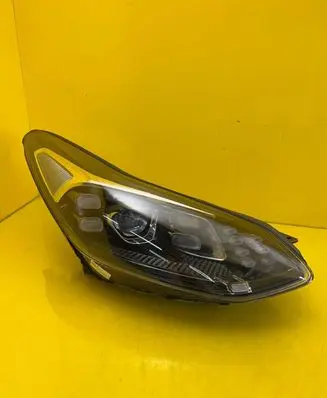 KIA Sportage Headlight/headlamp 92102F1500
