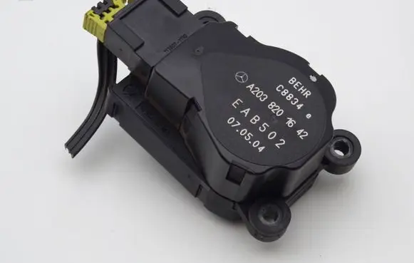 Mercedes-Benz CLK A209 C209 Air flap motor/actuator A2038201642