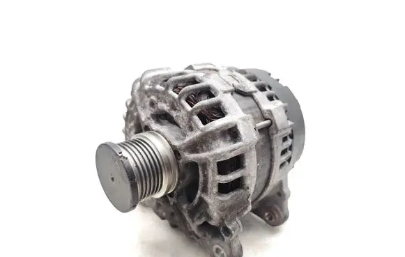 Audi A4 S4 B8 8K Generator/alternator 04L903017