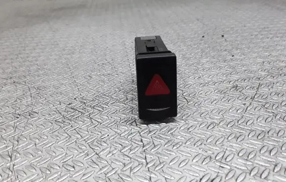 Volkswagen PASSAT B5.5 Hazard light switch 3B0953235B