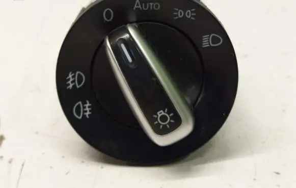 Volkswagen Touran II Light switch