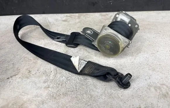 Toyota Auris 150 Rear seatbelt 7P1450