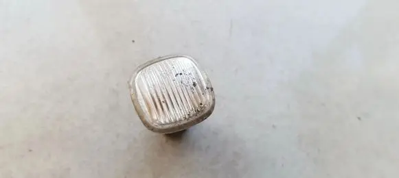 Front fender indicator light