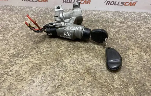 Volkswagen PASSAT B4 Ignition lock 357905851