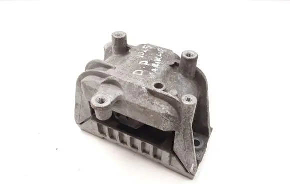 Volkswagen PASSAT B7 Engine mount bracket 1K0199262CR