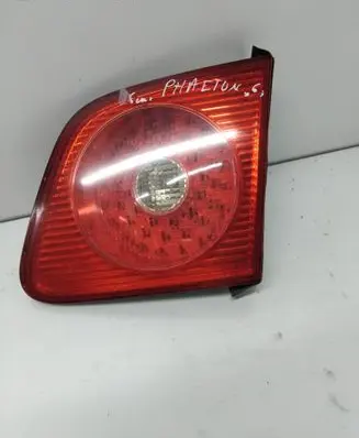 Volkswagen Phaeton Tailgate rear/tail lights 333622R