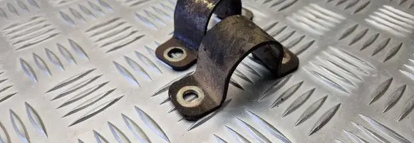 KIA Carnival Sway bar bush bracket, front 