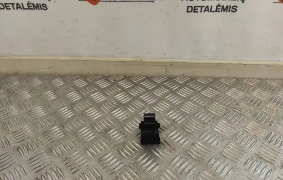 Toyota RAV 4 (XA50) Electric window control switch 3361H93