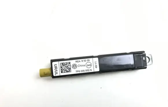 Volkswagen Touareg II Radio antenna 7P6035552N