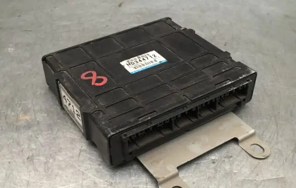 Mitsubishi Pajero Engine control unit/module ECU MD344712 E2T68676 8414