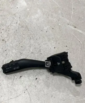 Volkswagen Touran I Indicator stalk 7KC0139D ANP80H013B 5H000