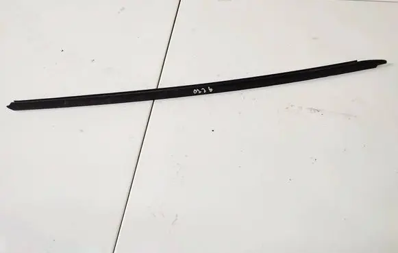 BMW 7 E38 Front door glass trim molding 