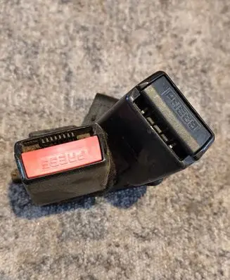 Renault Laguna II Rear seatbelt buckle 
