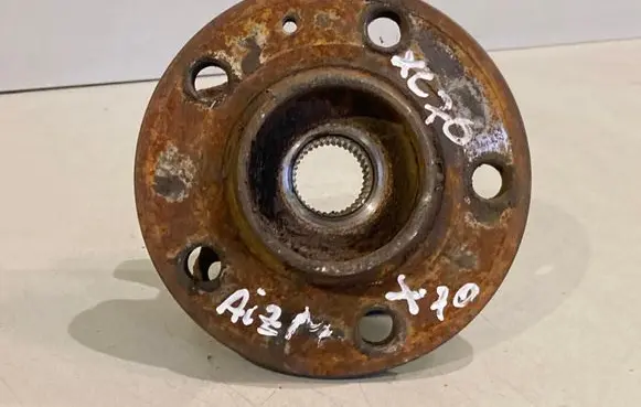 Volvo V70 Rear wheel bearing hub 