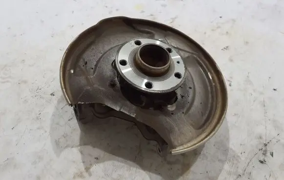 Volvo S60 Rear wheel hub 32395007