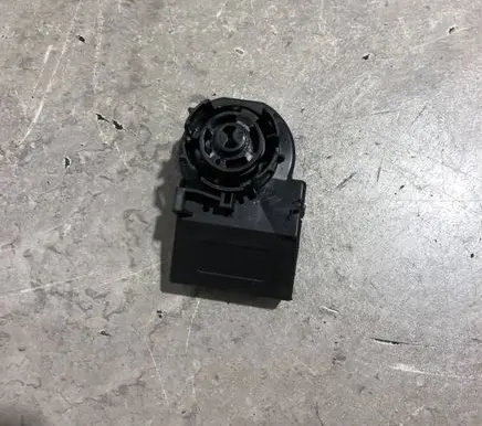Volkswagen Polo V 6R Ignition lock contact 6C0905865
