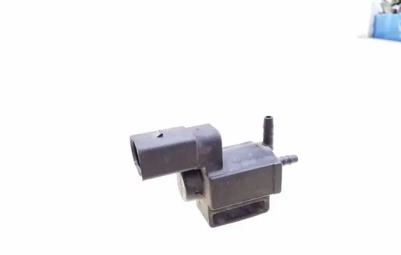 Volkswagen Golf V Turbo solenoid valve 037906283C
