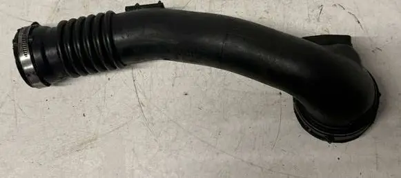 BMW 5 F10 F11 Intercooler hose/pipe 235576