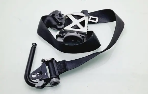 BMW X5 E70 Front seatbelt 72117171968