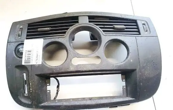 Renault Scenic II - Grand scenic II Dash center air vent grill 8200233546 8200140721