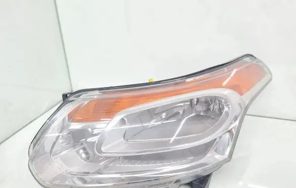 Citroen C3 Picasso Headlight/headlamp 16715300