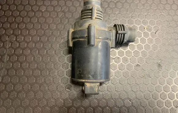 BMW 5 E60 E61 Electric auxiliary coolant/water pump 6907811 01T263