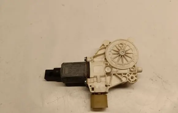 BMW 2 F22 F23 Front door window regulator motor 7046031 985158102