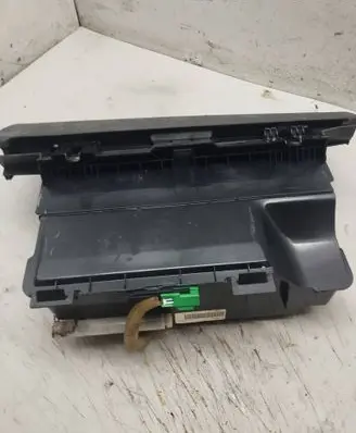 Volvo V70 Glove box 30676278