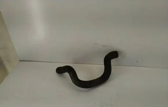 Coolant pipe/hose