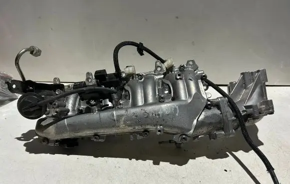 Opel Astra J Intake manifold 8973858235 700997160 1112920366