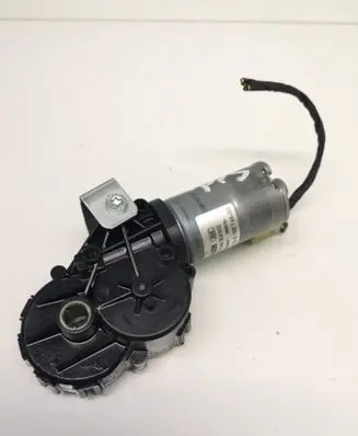 BMW 5 F10 F11 Seat adjustment motor 4470774 0390204002 190510