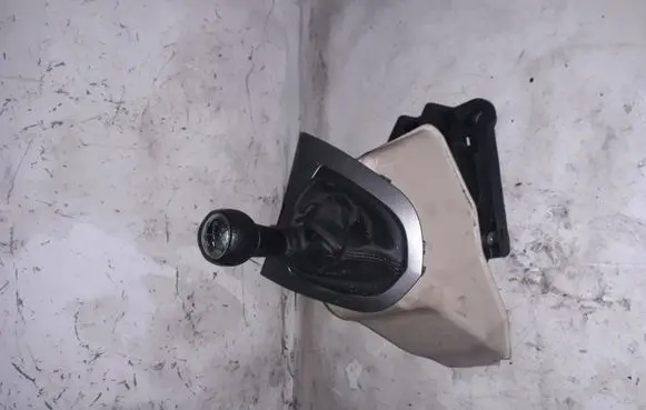 Peugeot 308 Gear shifter/selector