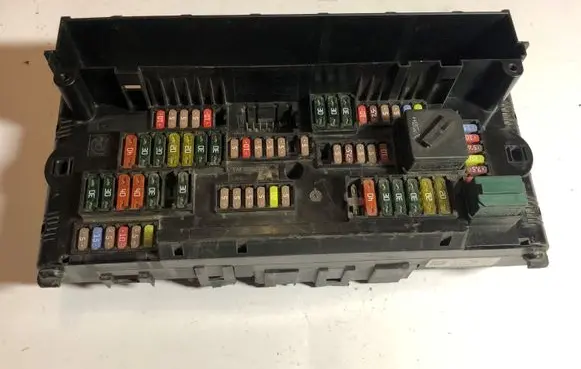 BMW 5 F10 F11 Fuse module 9252815 925281501 317033442E