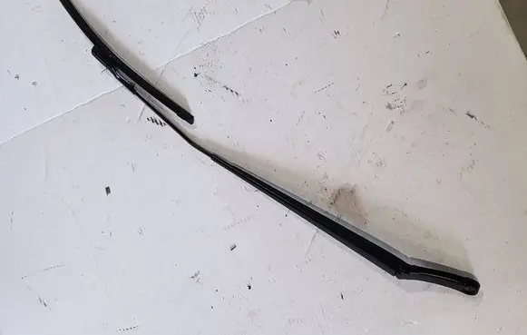 Volkswagen Touran III Windshield/front glass wiper blade 5TB955410C