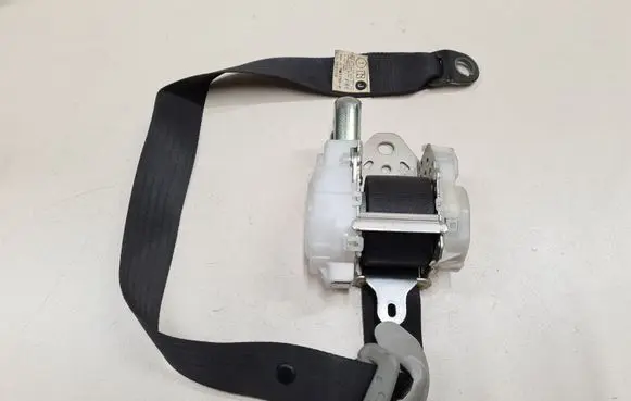 Lexus IS 220D-250-350 Front seatbelt 7M7750P 088719