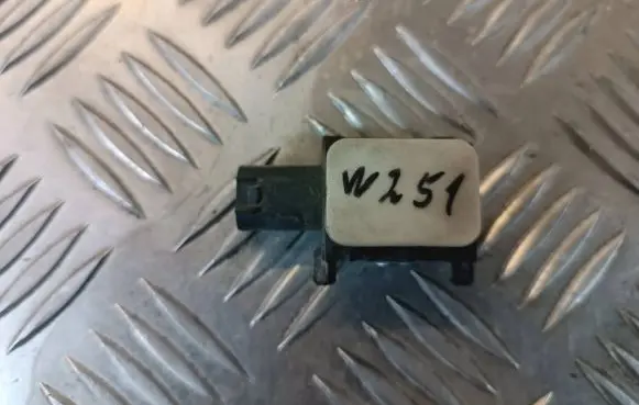Mercedes-Benz R W251 Airbag deployment crash/impact sensor 0038202926 200106 402312