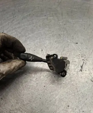 Mercedes-Benz E W211 Steering wheel adjustment handle/lever A0005453022 01411611