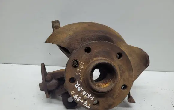Front wheel hub