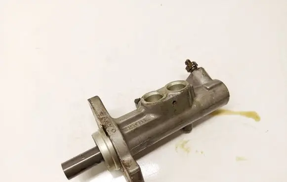 Volvo S60 Master brake cylinder 9157933