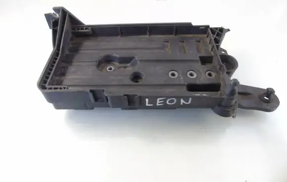 Seat Leon (5F) Battery box tray 