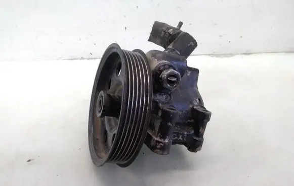 Ford Focus Power steering pump XS4E3A733AC