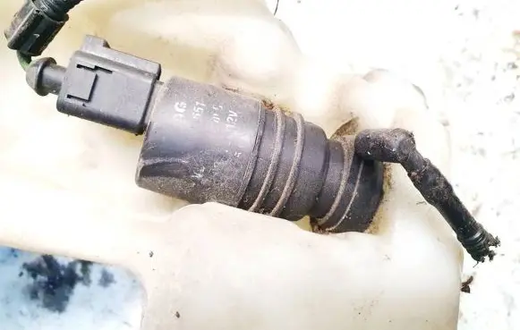 Seat Toledo II (1M) Windscreen/windshield washer pump