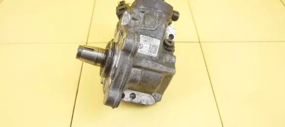 BMW 1 E81 E87 Fuel injection high pressure pump 0445010506 N47D20C